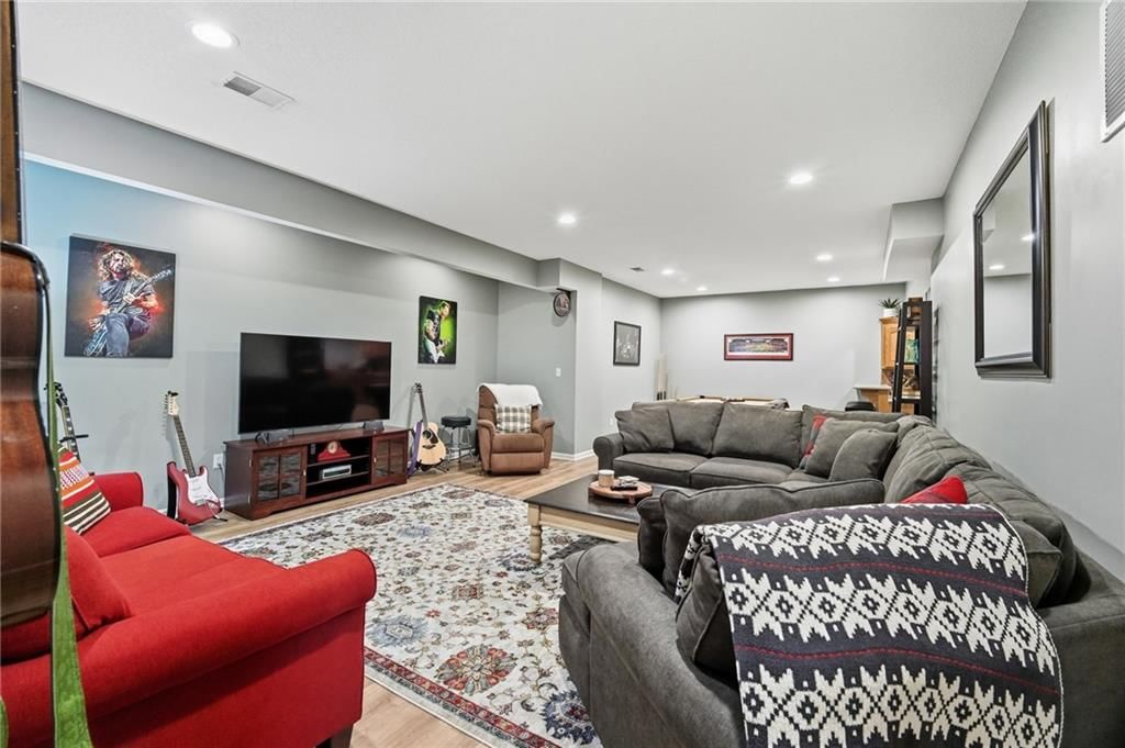 13813 Richards Street — photo 67