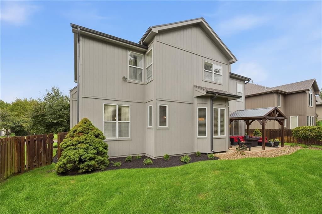 13813 Richards Street — photo 72