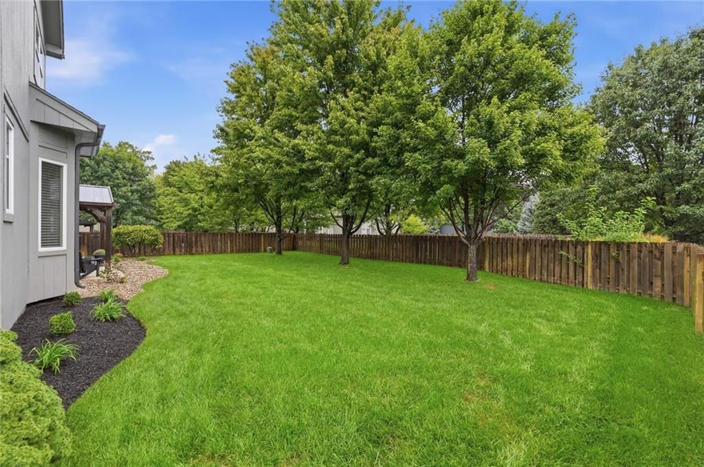13813 Richards Street — photo 78