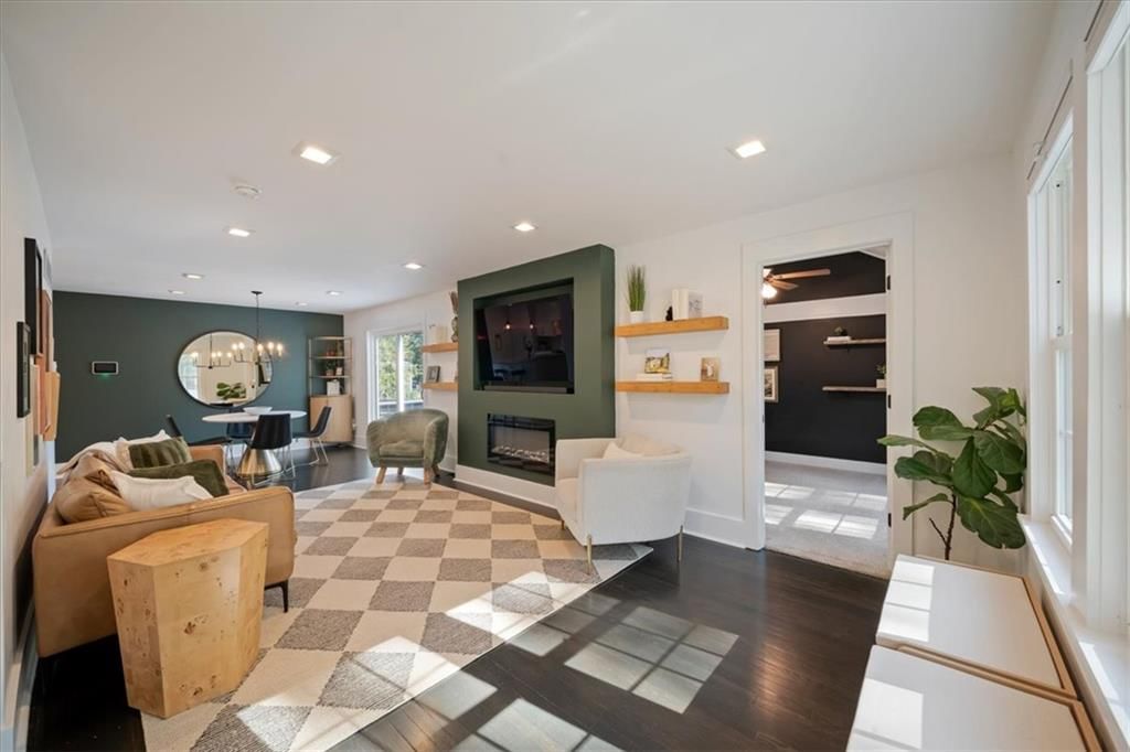 Hardwood floors at 8639 Maiden Lane, Kansas City, MO 64114
