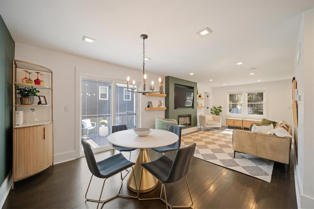 Photo 10 of 45 - 8639 Maiden Lane, Kansas City, MO 64114