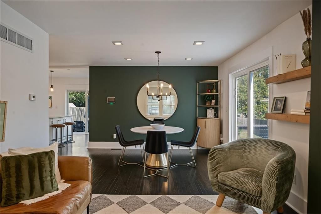 Statement lighting at 8639 Maiden Lane, Kansas City, MO 64114