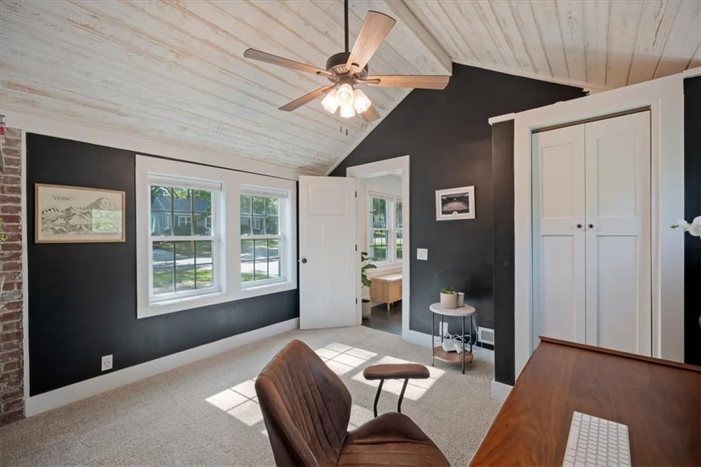 Photo 20 of 45 - 8639 Maiden Lane, Kansas City, MO 64114