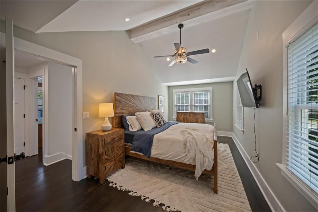 Photo 21 of 45 - 8639 Maiden Lane, Kansas City, MO 64114