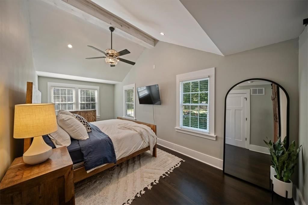 Photo 23 of 45 - 8639 Maiden Lane, Kansas City, MO 64114