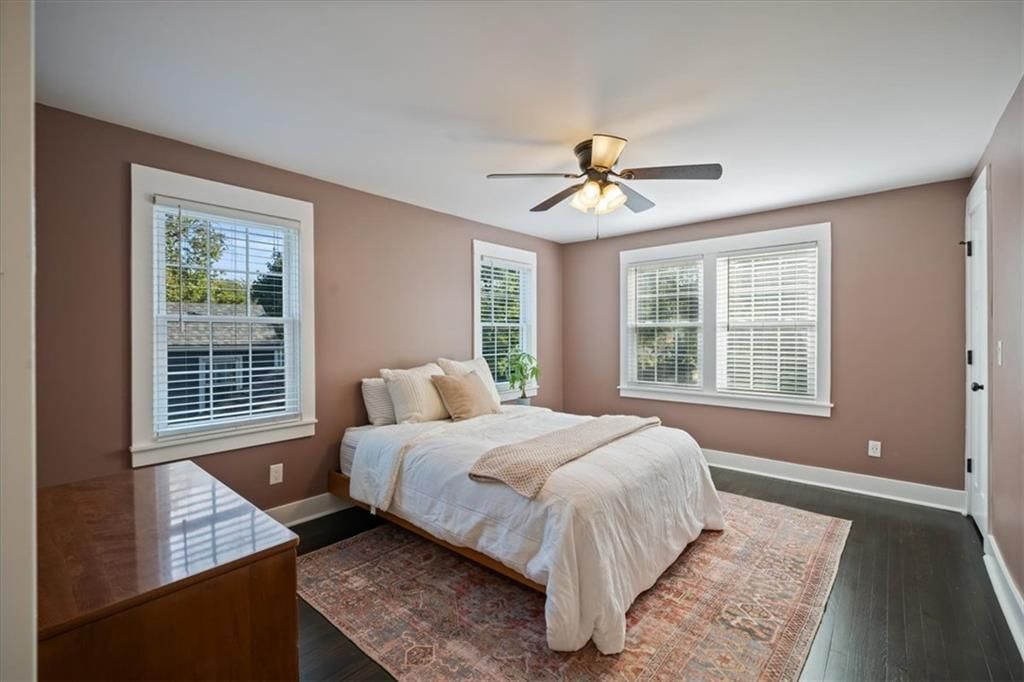 Photo 29 of 45 - 8639 Maiden Lane, Kansas City, MO 64114