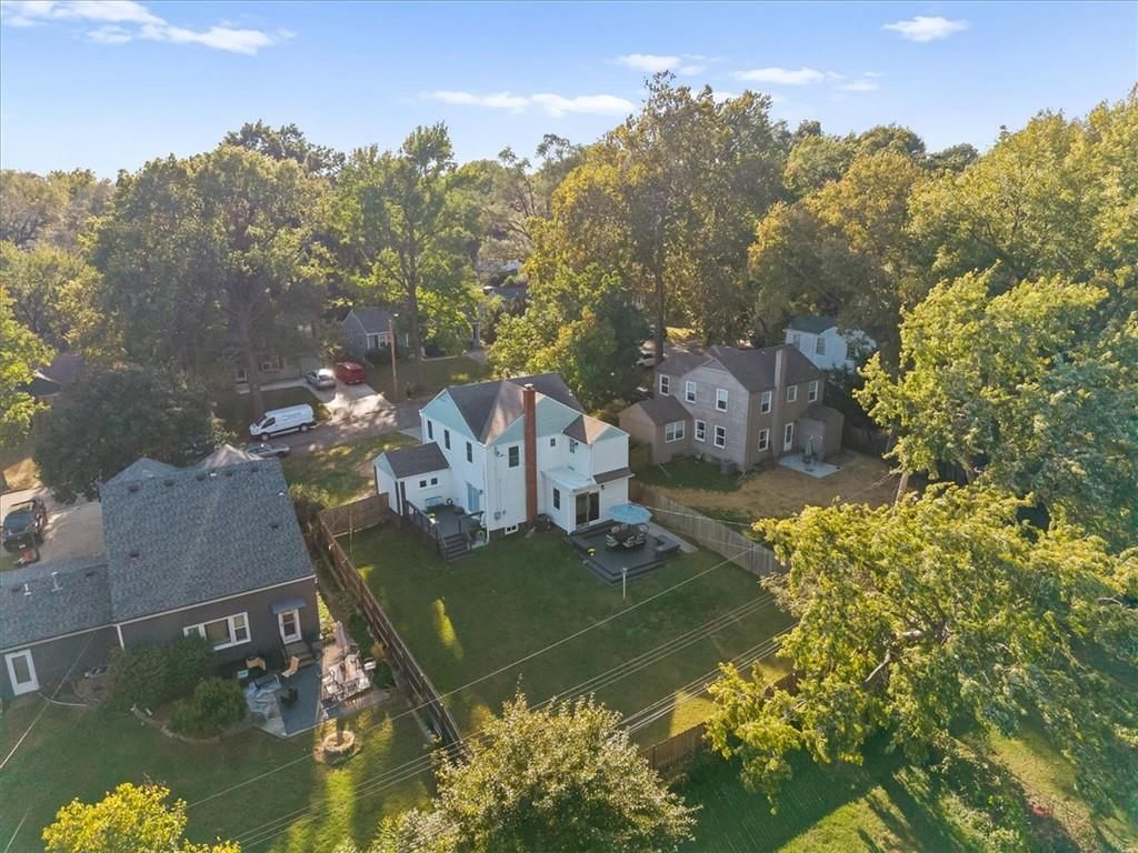 Photo 41 of 45 - 8639 Maiden Lane, Kansas City, MO 64114