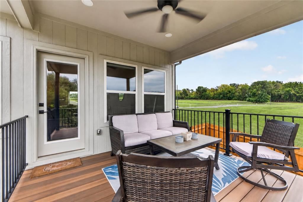 1206 Lady's Lane, Harrisonville, MO: listing photo 2
