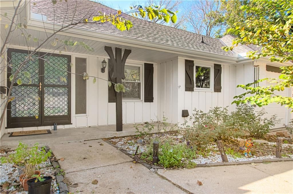 1219 E 109th Terrace, Kansas City, MO: listing photo 2