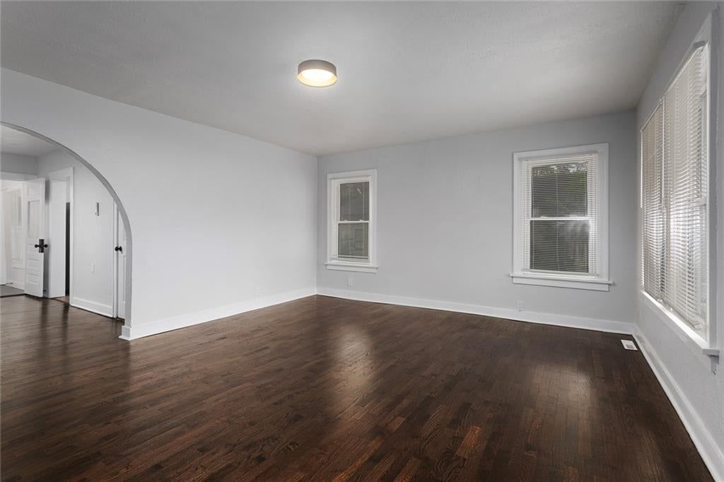 203 E 2nd Street — photo 8