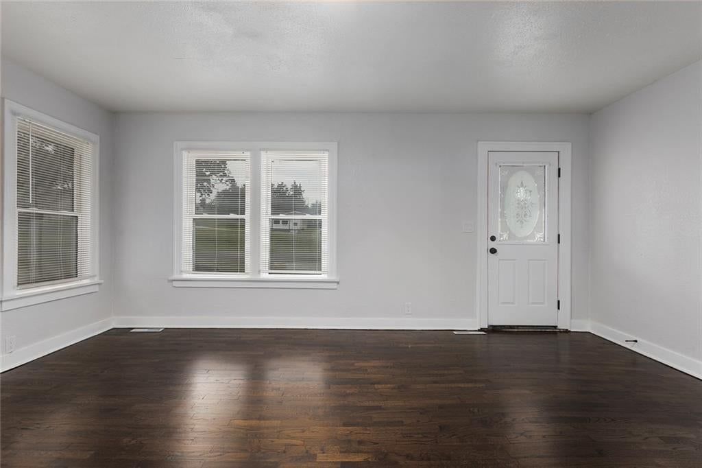 203 E 2nd Street — photo 12