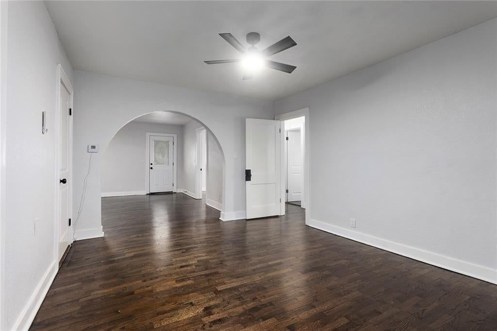203 E 2nd Street — photo 16