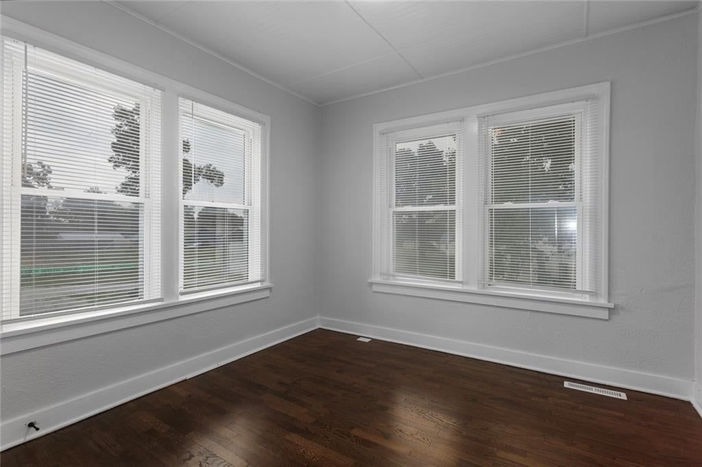 203 E 2nd Street — photo 19