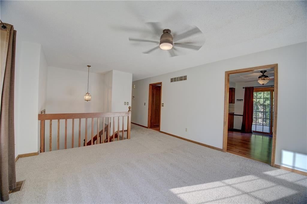 5712 Long Avenue, Shawnee, KS: listing photo 3