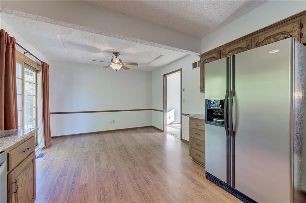Photo 8 of 25 - 5712 Long Avenue, Shawnee, KS 66216