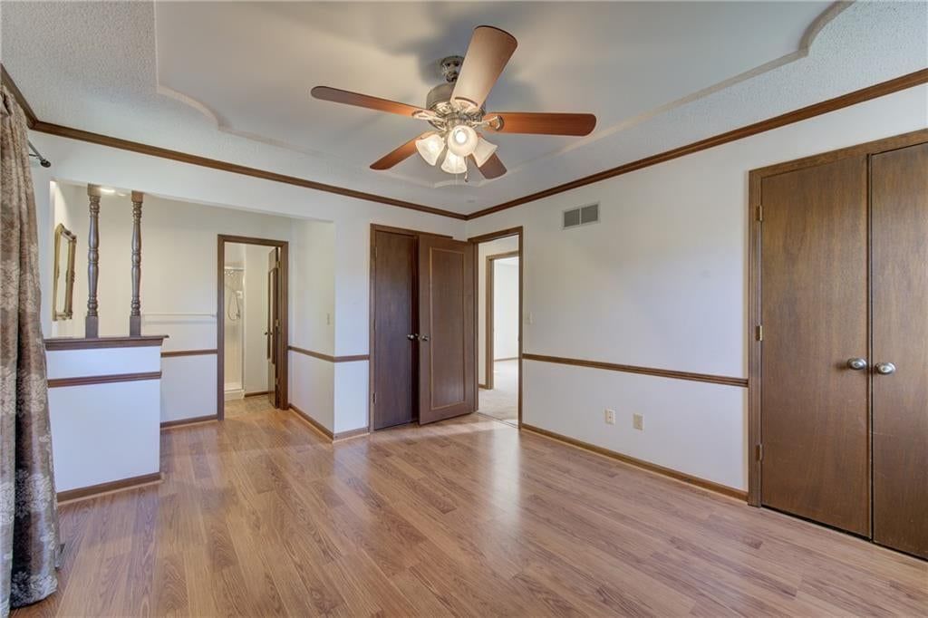 Photo 9 of 25 - 5712 Long Avenue, Shawnee, KS 66216