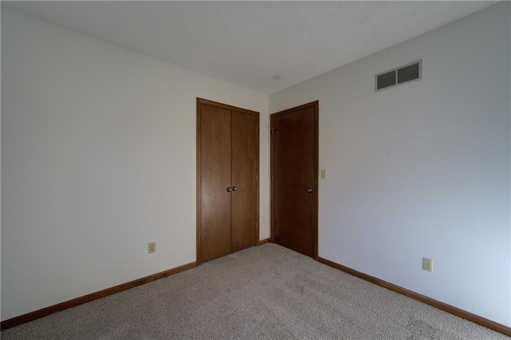 Photo 16 of 25 - 5712 Long Avenue, Shawnee, KS 66216
