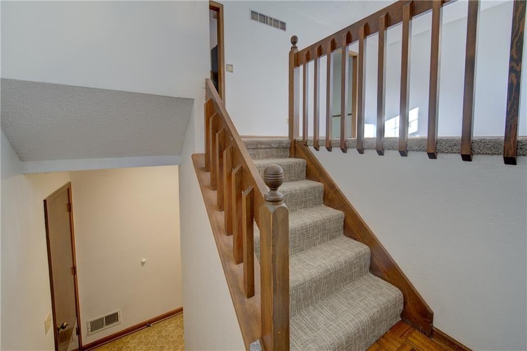 Photo 18 of 25 - 5712 Long Avenue, Shawnee, KS 66216