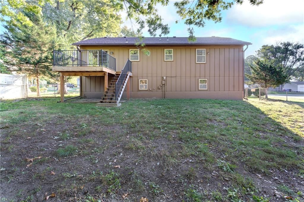 Photo 22 of 25 - 5712 Long Avenue, Shawnee, KS 66216