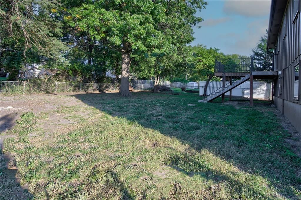 Photo 23 of 25 - 5712 Long Avenue, Shawnee, KS 66216