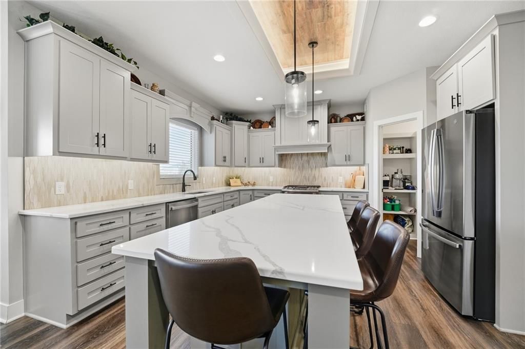 Photo 17 of 79 - 4372 Aspen Drive, Basehor, KS 66007