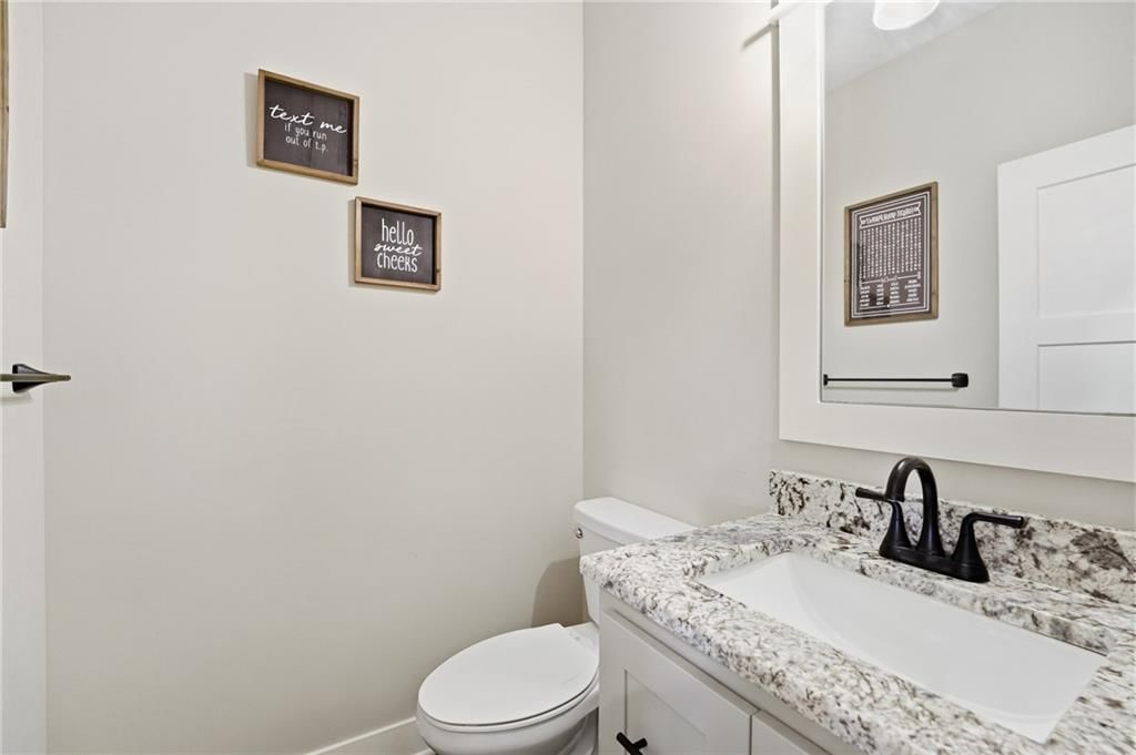 Photo 23 of 79 - 4372 Aspen Drive, Basehor, KS 66007