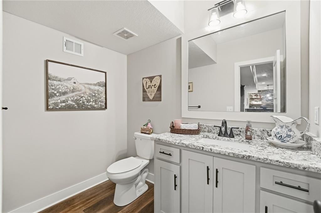 Wet bar at 4372 Aspen Drive, Basehor, KS 66007