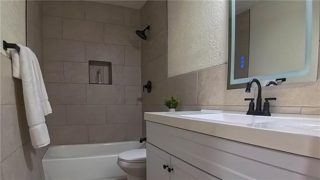9624 N Wayne Avenue — photo 39