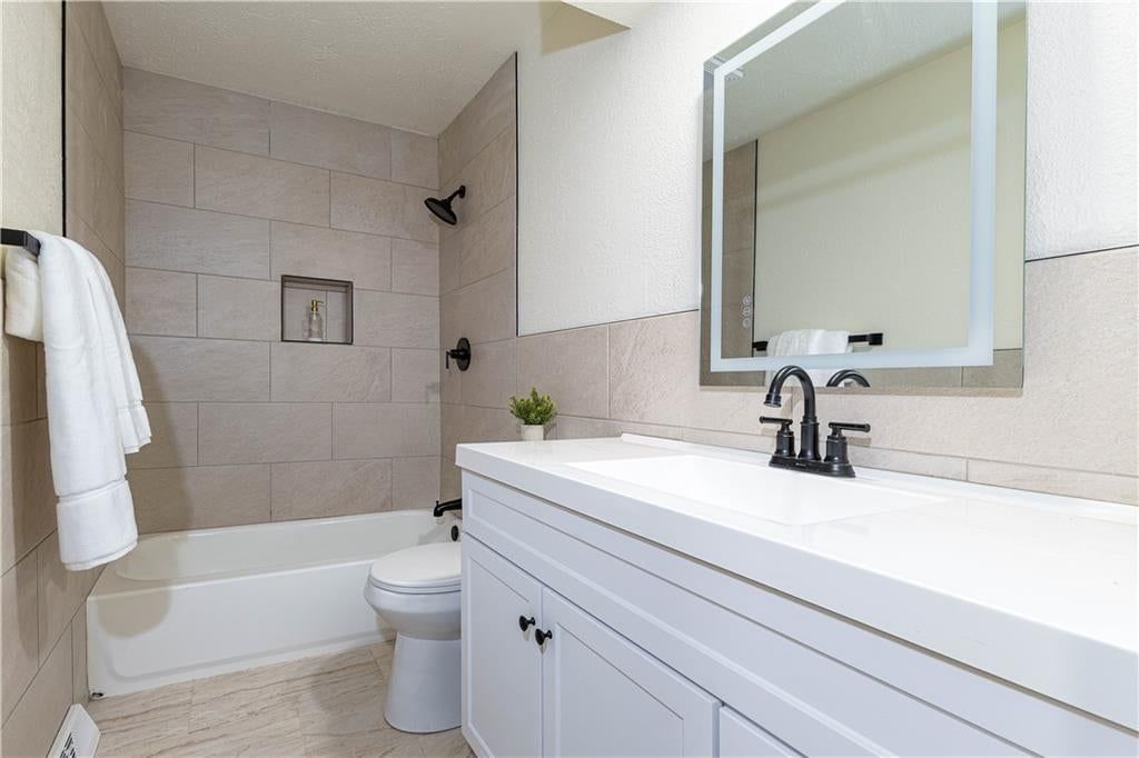 9624 N Wayne Avenue — photo 47