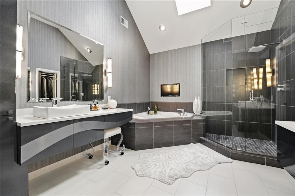 Photo 39 of 78 - 12707 Woodson Street, Overland Park, KS 66209