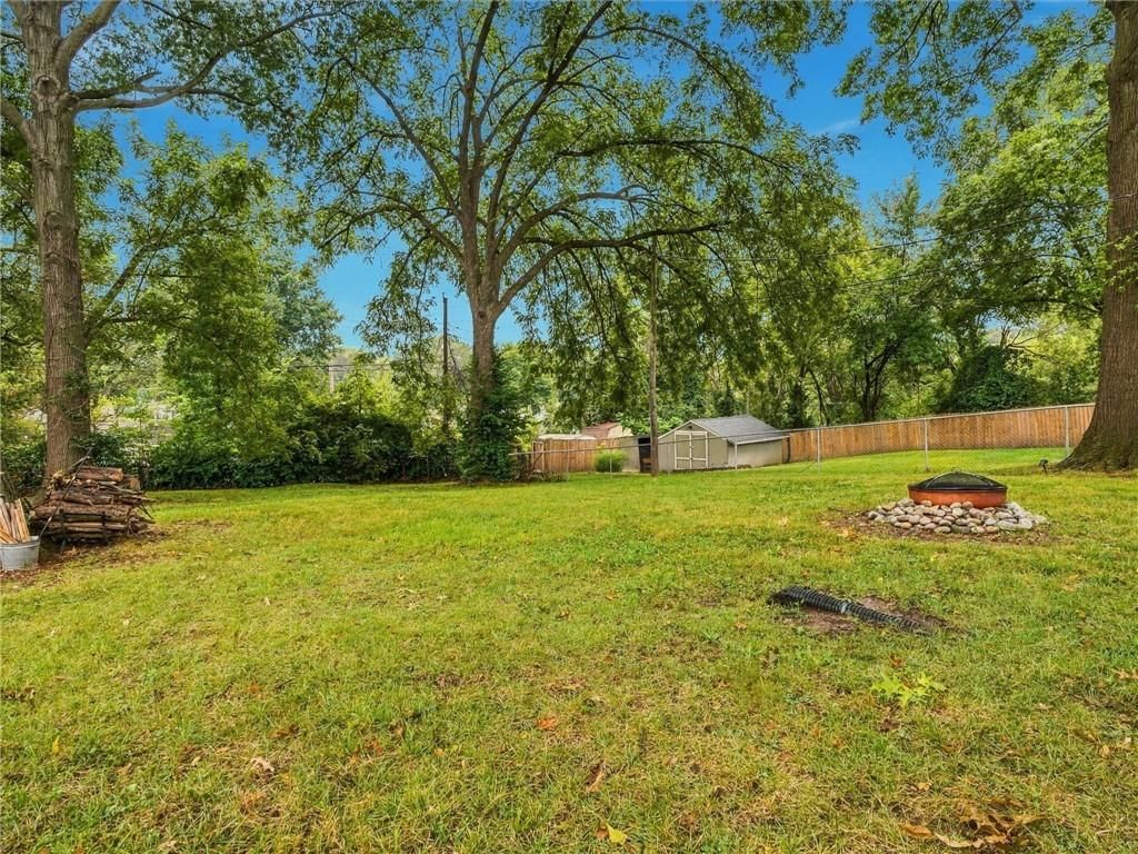 Photo 25 of 29 - 5329 N MICHIGAN Avenue, Kansas City, MO 64118