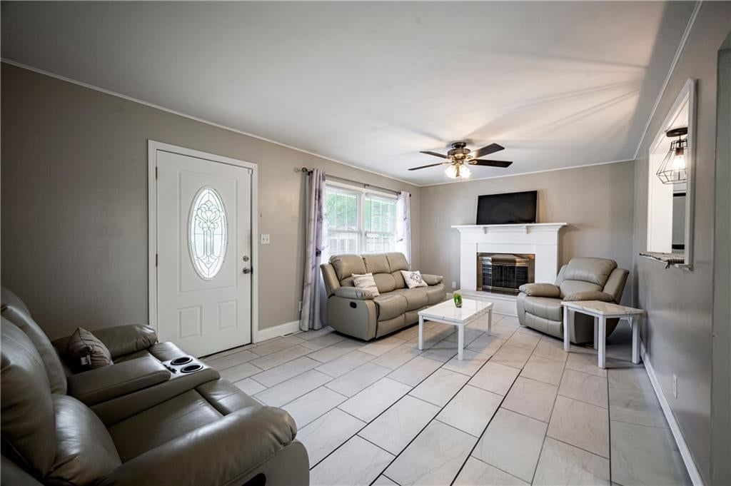 10708 E 32nd Street, Independence, MO: listing photo 2