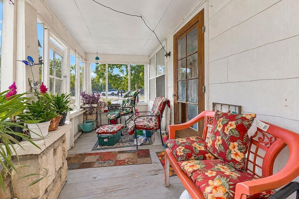 501 E 5th Street, Tonganoxie, KS: listing photo 3