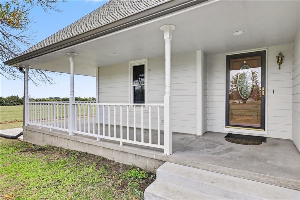 26503 283rd Street, Harrisonville, MO: listing photo 2