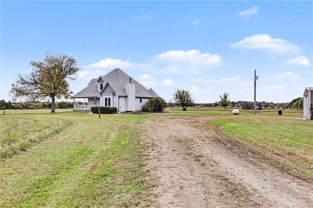 Photo 31 of 34 - 26503 283rd Street, Harrisonville, MO 64701