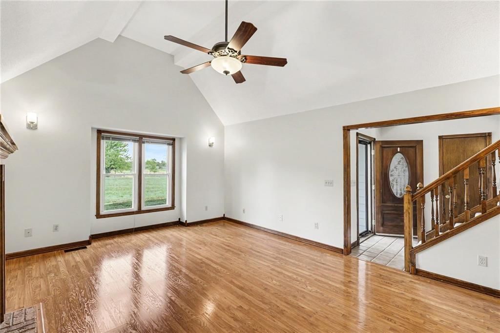 Photo 5 of 34 - 26503 283rd Street, Harrisonville, MO 64701