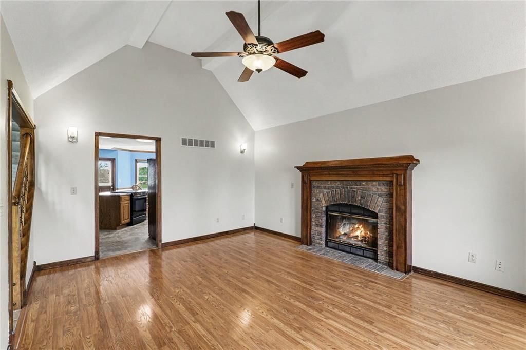 Open floor plan at 26503 283rd Street, Harrisonville, MO 64701