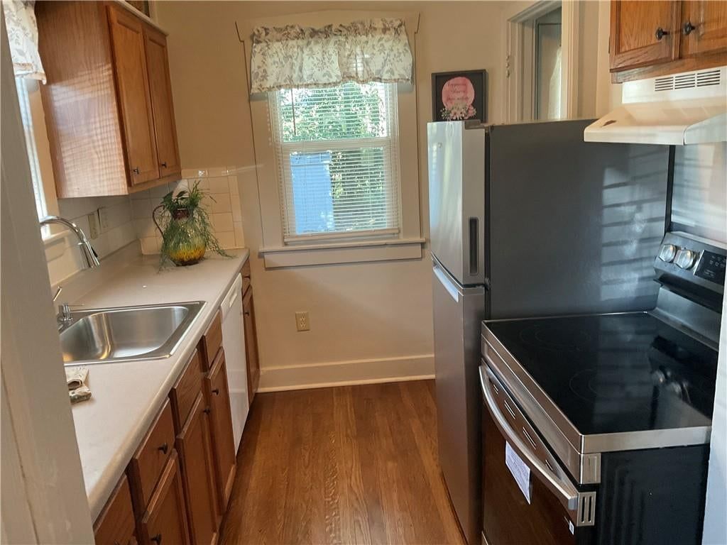 Kitchen backsplash at 1014 E 23rd Avenue, North Kansas City, MO 64116