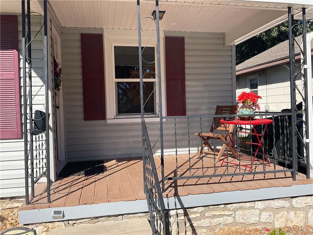 1014 E 23rd Avenue, North Kansas City, MO: listing photo 2