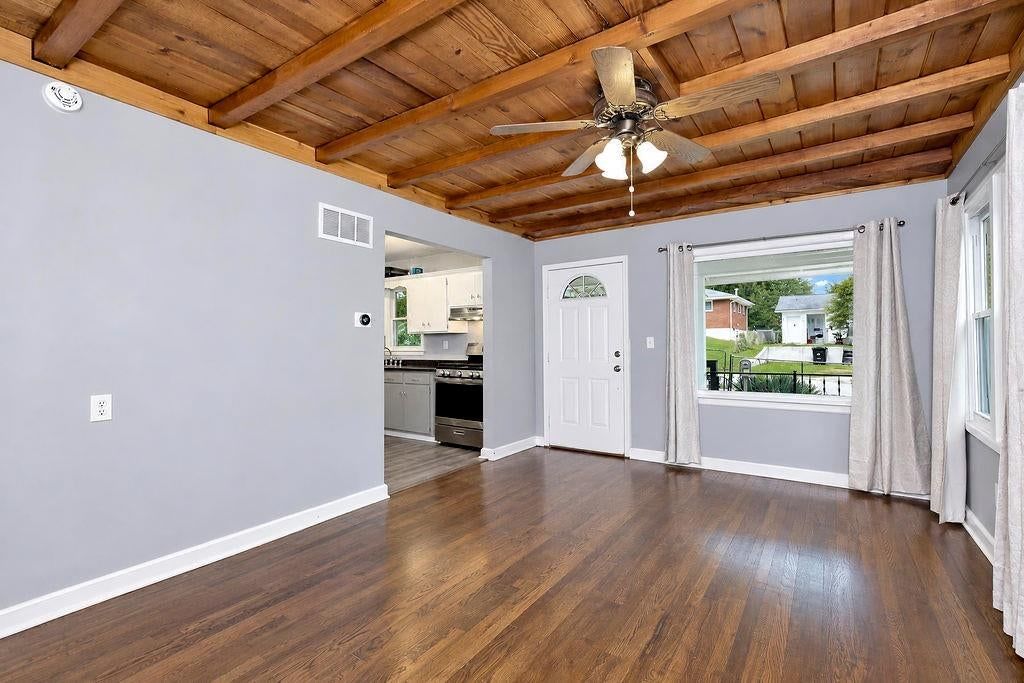 Photo 8 of 24 - 11410 E 25th Street S, Independence, MO 64052