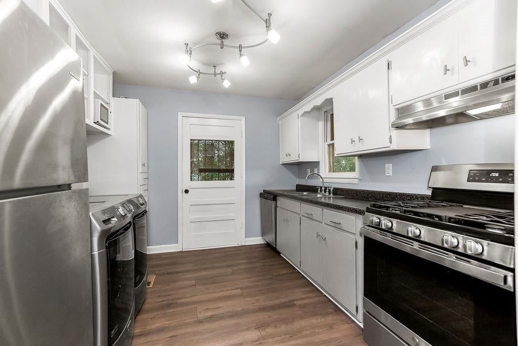 Photo 9 of 24 - 11410 E 25th Street S, Independence, MO 64052