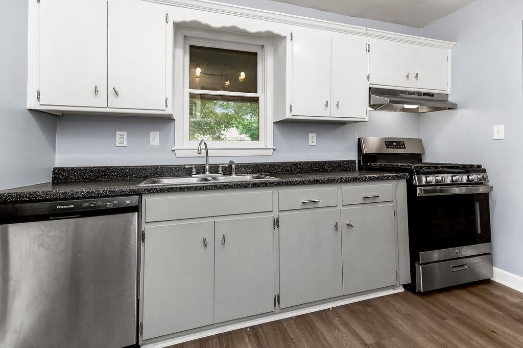 Photo 11 of 24 - 11410 E 25th Street S, Independence, MO 64052
