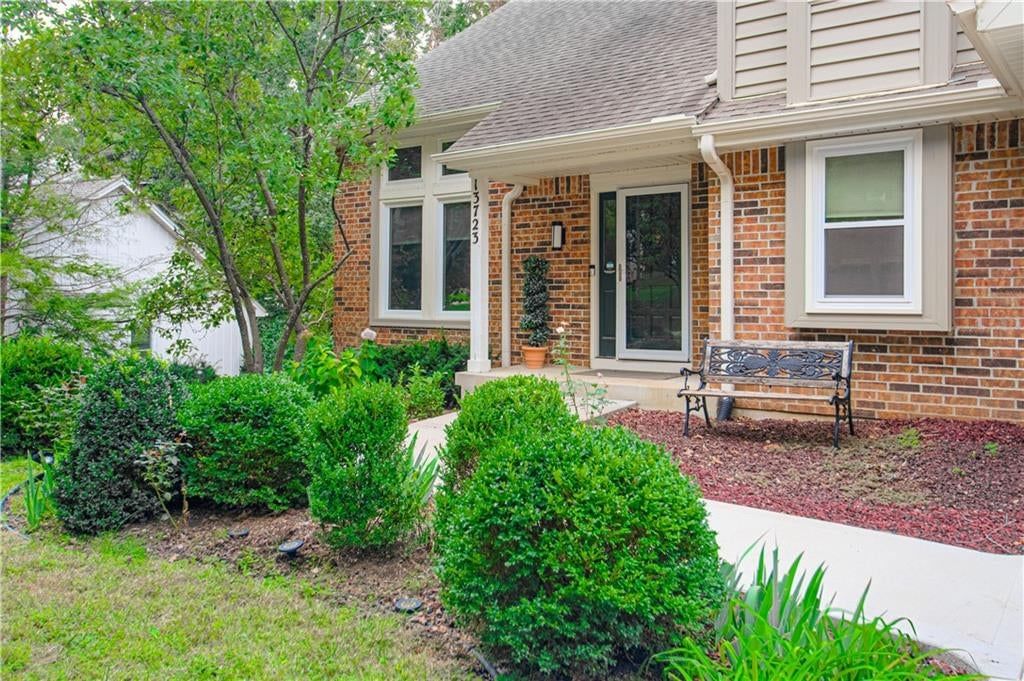 Photo 5 of 70 - 13723 W 75th Place, Lenexa, KS 66216