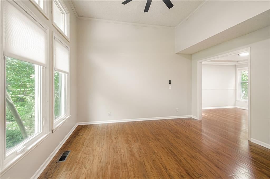 Photo 8 of 70 - 13723 W 75th Place, Lenexa, KS 66216