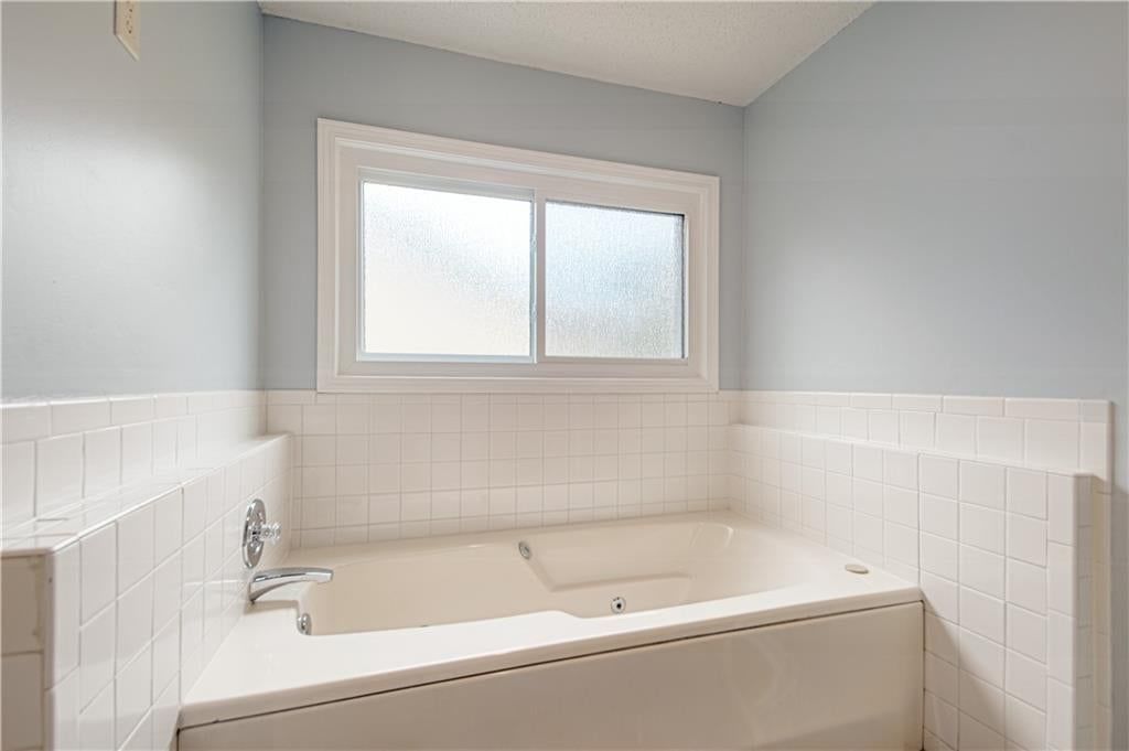 Photo 27 of 70 - 13723 W 75th Place, Lenexa, KS 66216