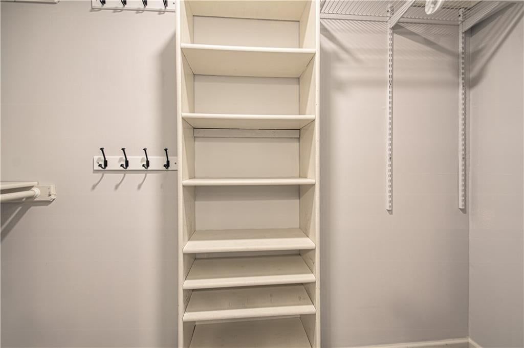 Photo 31 of 70 - 13723 W 75th Place, Lenexa, KS 66216
