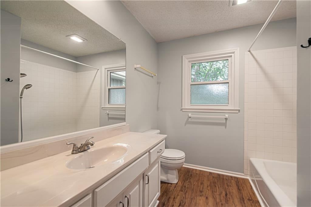 Photo 37 of 70 - 13723 W 75th Place, Lenexa, KS 66216