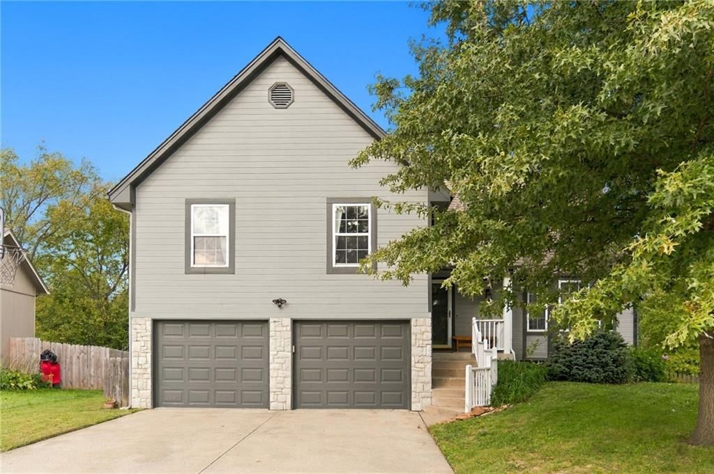 620 SE Ashton Drive, Lee's Summit, MO
