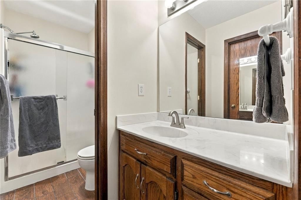 Photo 16: walk-in shower, 620 SE Ashton Drive, Lee's Summit, MO 64063
