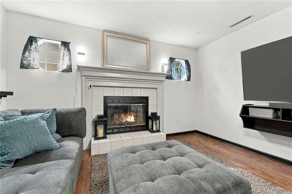 620 SE Ashton Drive, Lee's Summit, MO